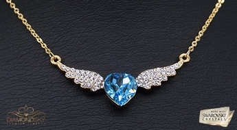 Шикарный позолоченный кулон “Крылья Ангела” с романтичным дизайном из кристаллов Swarovski™.