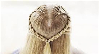 OHO! Franču bizes! Topa lieta! Salons VENERDI piedāvā matu mazgāšanu ar šampūnu, kura sastāvā ir linu sēklu eļļa, matu stiprināšanu ar matu masku ar piena proteīniem, un pēc tam matu pīšanu - atsevišķi izvēlēts pinums, katram individuāli.