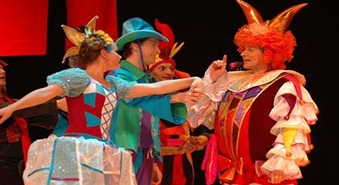 Sanktpēterburgas muzikālais teātris «Pēterburgas operete» piedāvā pazīstamu muzikālo pasaku «Brēmenes muzikanti»