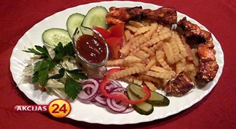 Отведай вкусный шашлык из свинины с картошкой фри вместе с вкусным салатом со скидкой 32%, за 2.73 Ls!