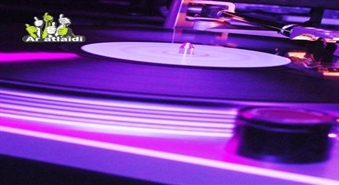 Гибридный проигрыватель винила и CD/MP3 дисков Numark X2 со скидкой 44%!