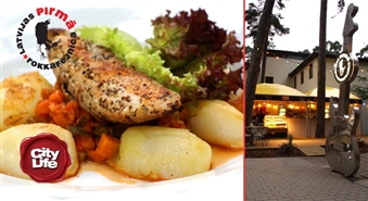 Grilēta cūkgaļas fileja, garšaugu sviestā cepti kartupeļi un pikants dārzeņu ragū + kauss Aldara Dūmaku alus / Coca Cola jaunajā LATVIJAS 1. ROKKAFEJNĪCĀ JŪRMALĀ – 51%