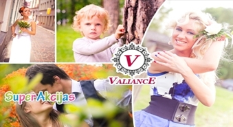Divu stundu ilga profesionāla individuālā vai ģimenes fotosesija Jūsu izvēlētajā vietā no Valiance Photography!