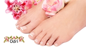 Pedikīrs ar ilgnoturīgo Gelish pārklājumu salonā ODRI – 50%