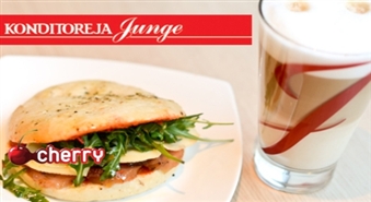 Junge.lv: Focaccia ar tītara fileju + Latte machiatto -54%