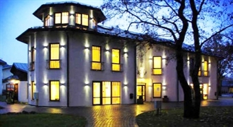 Rudens romantika Siguldā: nakts diviem viesnīcā Hotel Pils -50%