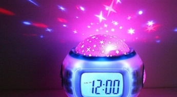 Modernā dizainā radītā, brīnumskaistā 5 in 1 LED naktslampiņa-modinātājpulkstenis lielām miegamicēm -50%