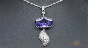 Kulons "Zelta Lapsiņa" ar Swarovski™ kristāliem