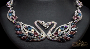 Kaklarota "Gulbja Mīla" ar Swarovski™ kristāliem