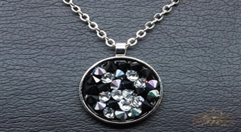 Kulons "Kristāla Mozaīka II (Comet Argent Light)" ar Swarovski™ kristāliem