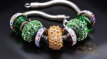 Aproce "BeCharmed Pavé V" ar Swarovski™ pērllītēm