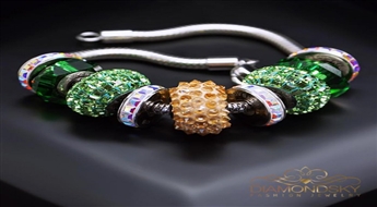 Aproce "BeCharmed Pavé V" ar Swarovski™ pērllītēm