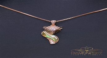 Kulons "Zelta Lapsiņa" ar Swarovski™ kristāliem
