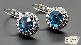 Skaists apzeltīts auskaru pāris "Miraela" ar ziliem Swarovski Elements™ kristāliem.