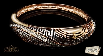 Модный позолоченный браслет “Греческие Мотивы” с инкрустацией из прозрачных Австрийских фианитов Swarovski™.
