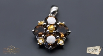 Романтичный серебряный кулон “Кварцевый Цветок” с натуральным дымчатым кварцем 3.23 карата и цитрином 0.35 карата.
