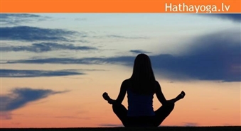 64% atlaide uz vienu kolektīvu hatha-yoga nodarbību Jūrmalas pludmalē, vai zālē!
