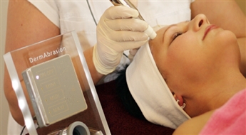 Perfektam izskatam skaistumkopšanas salons "Dzintara Pērle" piedāvā - pīlingu ar aparātu DermAbrasion (sejas procedūra) + sejas maska + sejas masāža.