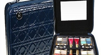 No 8.45€/5.94Ls par augstas kvalitātes dekoratīvās kosmētikas komplektiem "Makeup Trading" ērtā kastē! Dāvanai viņai!