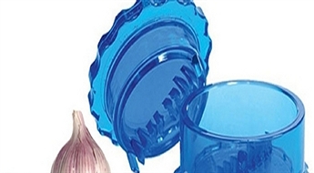 1.60€/1.12Ls praktisks ķiploku smalcinātājs "Twist", ar kuru bez pūlēm sasmalcināsi ķiplokus un vairāk nekādu nepatīkamu smaku uz rokām!