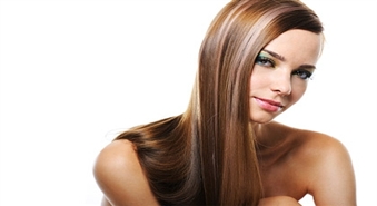 Matu taisnošanas un atjaunošanas metode ar Global Keratin Juvexin Hair Treatment ar 50% atlaidi salonā „Kameja”.