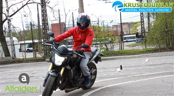 A, A1, A2 vai B kategorijas vadītāja teorijas apmācība autoskolā "Krustojumi.LV"