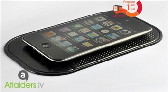 Anti-slip tepiķītis lieliski turēs jūsu mobilo telefonu, brilles, MP3 vai GPS– tikai par 2 EUR!