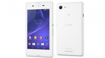 Рассрочка от 7 € в месяц! Смартфон Sony Xperia E3 белого цвета надежного дизайна