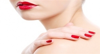 Klasiskais manikīrs ar gēla laku “Gelish”, kas turās līdz 3 nedēļām salonā "Kameja" ar 62 % atlaidi!