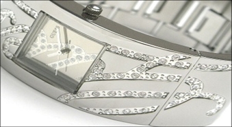 GUESS pulkstenis ar Swarovski kristāliņiem: zelta un sudraba krāsā!...