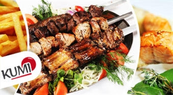 Шашлык из свиной шейки, аппетитной курочки или лосося + гарнир на выбор в уютном кафе NOTS в самом центре Риги -54%