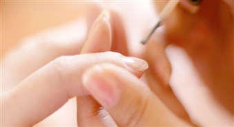 Manikīrs ar ilgnoturīgo Gelish laku skaistumkopšanas salonā Sirēnas ar 50% atlaidi!