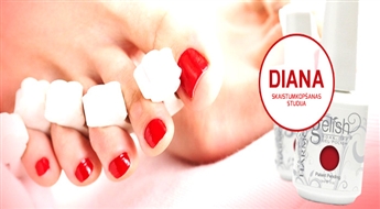 Классический педикюр с ультрастойким лаком Gelish в салоне DIANA со скидкой 51%! Позаботься о своих ножках!