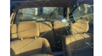 Uzņēmums „Glassdoctor.lv” piedāvā autostiklu plaisu remontu ar 40% atlaidi vai ielīmēto stiklu uzstādīšanu ar 30% atlaidi.