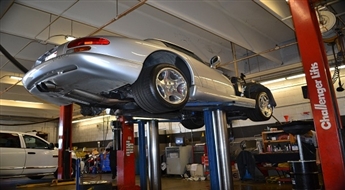 Automobiļa motora eļļas maiņa autoservisā Prognoze Serviss ar 50% atlaidi + automobiļa ritošās daļas diagnostika! Parūpējies par savu automobili!