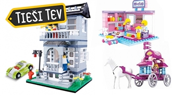 Dažādi Lego tipa spēļu konstruktori: lidmašīna, vilciens, savrupmāja