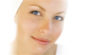 Dermatolaga-kosmetologa ārsta konsultācija + sejas procedūra ar 57% atlaidi
