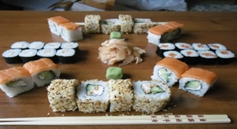 Tikai šo sestdien! "Sushi Town" piedāvā Tev izbaudīt suši komplektu (32 gab.) ar    50 % atlaidi!