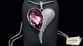 Эксклюзивный дизайн для милых дам! Грациозная подвеска “Сердцеедка” с кристаллом Swarovski Elements™ в детально инкрустированной позолоченной оправе.
