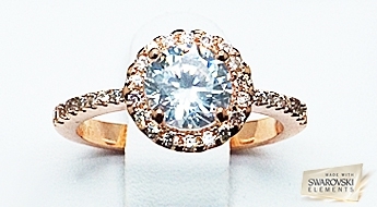 Редкое кольцо с исключительно – симметричной огранкой кристаллов Swarovski Elements™.