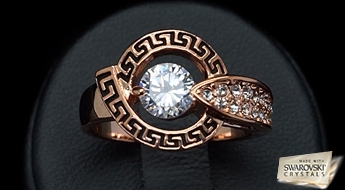 Изящное позолоченное кольцо “Кронос” с греческими узорами, инкрустированное прозрачными кристаллами Swarovski™.