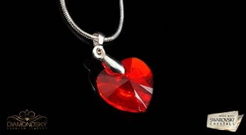 Романтичный позолоченный кулон "Влюблённое Сердце II" с кристаллом Swarovski™ в форме сердца.