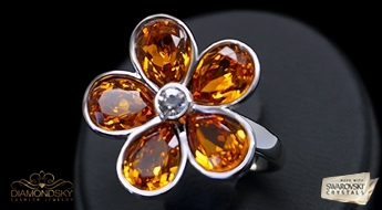 Romantisks apzeltīts gredzens "Saules Zieds" ar spilgtiem Swarovski™ kristāliem par iepazīšanās cenu!