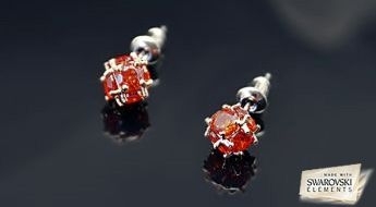 Mazs skaistums! Miniatūrie auskari „Lučija” ar sarkaniem Swarovski Elements™ kristāliem.