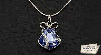 Серебреный кулон “Персей” с благородным кристаллом Swarovski Elements™ потрясающей чистоты.
