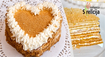 Какое торжество без вкусного, большого и красивого торта? Кафе „Strelīcija”предлагает: свежеиспеченный домашний медовый торт  (500 г.) всего за 3.33 Eur! Сладкое чудо!