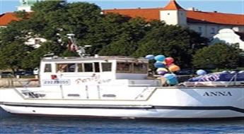 Kuģīša “Anna” noma svinībām Rīgā