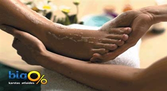 Позвольте своим ногам расслабиться после зимних сапог! SPA Педикюр со скрабом, маской, массажем стоп и покраской лаком cо скидкой 50% всего за 12.50 Ls