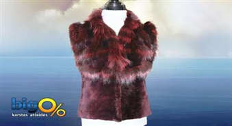 Жилет из меха бобра с отделкой крашеной чернобурки с 20% скидкой.