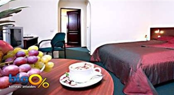 Номер для двоих в уютном отеле "Albatross" + 25% скидка на ресторан!